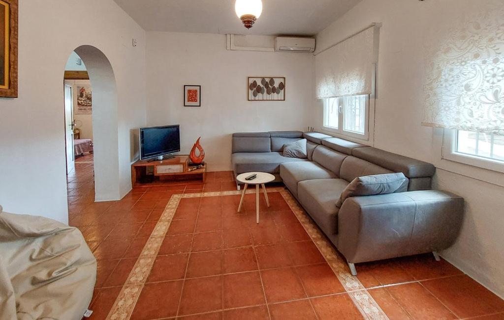 La Marciana - Piscina Pista Tenis Futbol Y Baloncesto Privado - Externo Independiente *